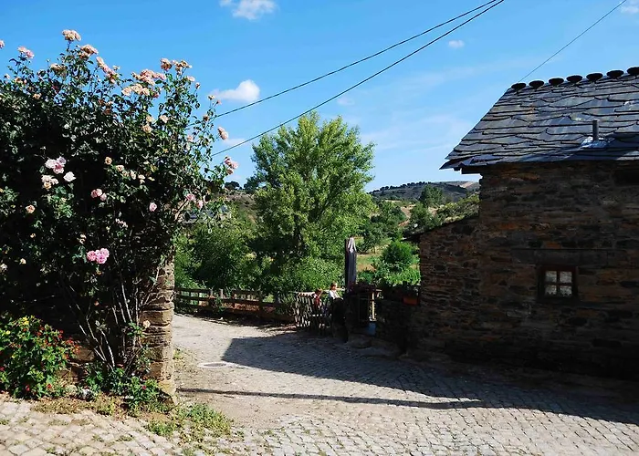 Casa De Onor Rio de Onor